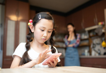 Does Your Child Have an Unhealthy Relationship With Technology?
