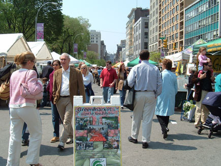 Shoppers stroll through the farmers’ market in Manhattan’s Union Square. The number of farmers’ markets in the United States has grown rapidly in recent years, even in urban areas like New York City.
