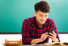 Is There a Healthy Way for Students to Use Social Media?