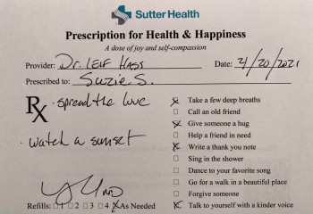 10 Happiness Practices a Doctor Prescribes to His Patients