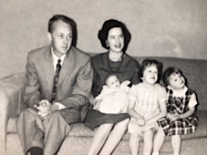 Jill Suttie as a baby with her father, mother, and sisters.