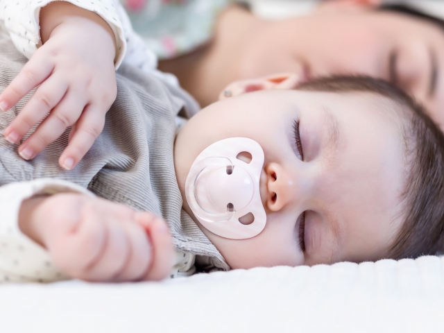 How Cosleeping Can Help You and Your Baby