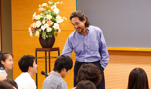 Stephen Murphy-Shigematsu teaching a class